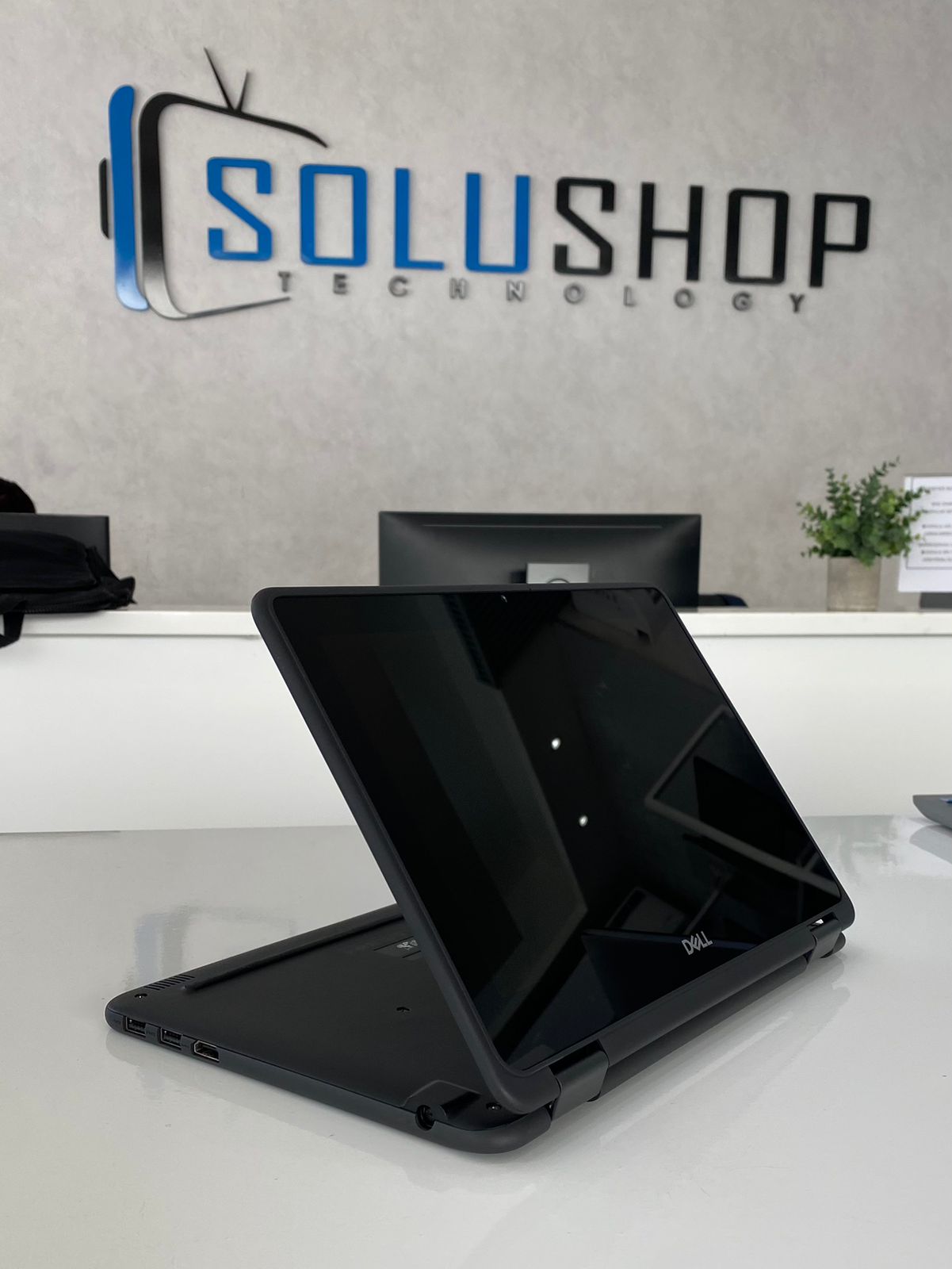 Dell Latitude 3190 2 en 1 REFURBISHED