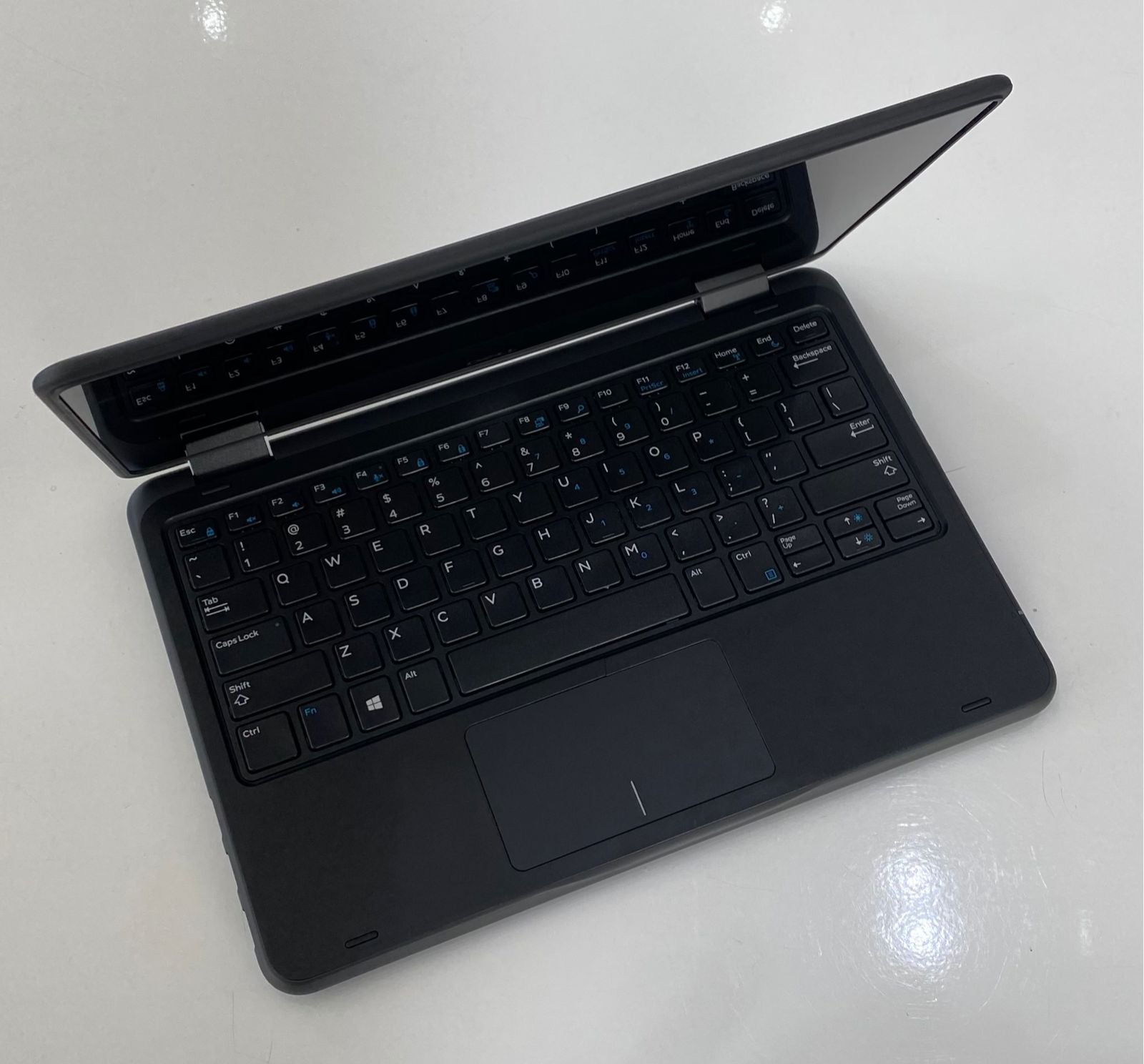 Dell Latitude 3190 2 en 1 REFURBISHED